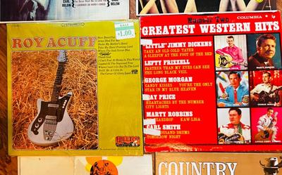VINYL ALBUMS WITH ARTISTS CONWAY TWITTY, RAY PRICE, GLEN CAMPBELL, MARTY ROBINS AND MORE