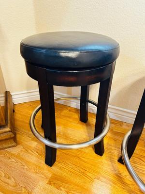 2 SWIVEL LEATHER LIKE SEAT BAR STOOLS