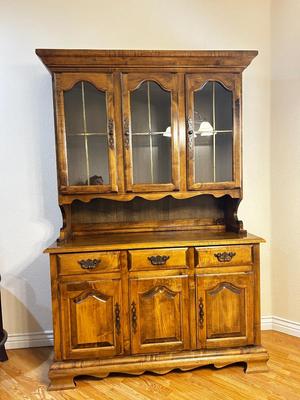 KINCAID SOLID WOOD HUTCH