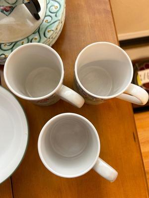 CORELLE DINNERWARE WITH SEVERAL PATTERNS