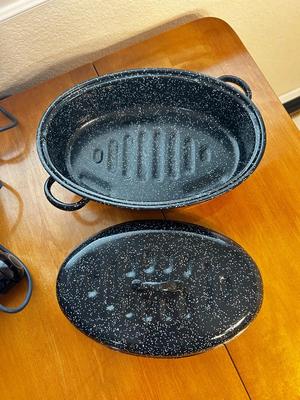 PAMPERED CHEF STONEWARE DISH, KITCHEN-AID MIXER/BLENDER, SMALL ROASTER & MORE