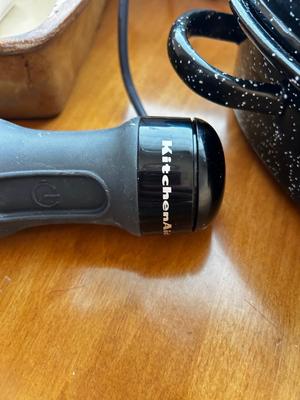 PAMPERED CHEF STONEWARE DISH, KITCHEN-AID MIXER/BLENDER, SMALL ROASTER & MORE
