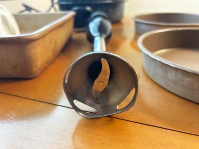 PAMPERED CHEF STONEWARE DISH, KITCHEN-AID MIXER/BLENDER, SMALL ROASTER & MORE