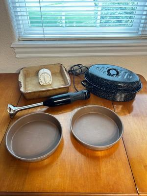 PAMPERED CHEF STONEWARE DISH, KITCHEN-AID MIXER/BLENDER, SMALL ROASTER & MORE