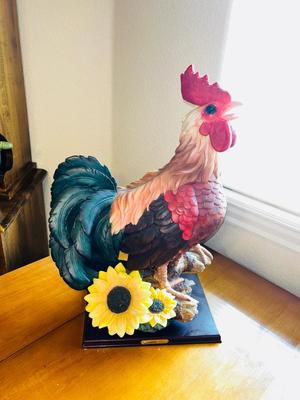 LIFE SIZE COLORFUL ROOSTER, THE LEONARDO COLLECTION