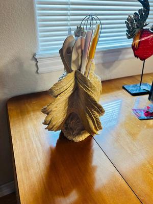 ROOSTER UTENSIL HOLDER AND FREE STANDING ROOSTER DECOR PLUS MORE