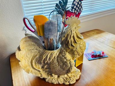 ROOSTER UTENSIL HOLDER AND FREE STANDING ROOSTER DECOR PLUS MORE