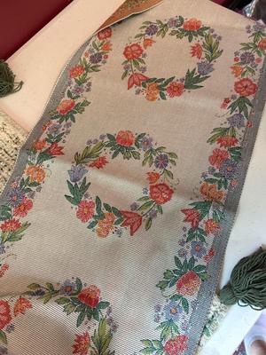 Sale Photo Thumbnail #344: Folding metal chair, green rug and table runner