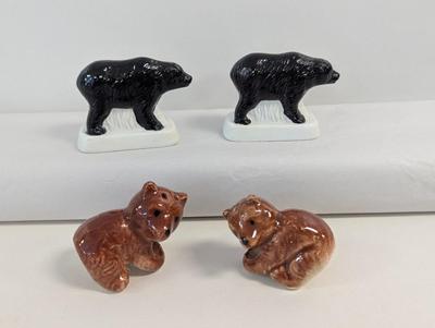Vintage Virginia Black Bear & Brown Bear Salt & Pepper Shakers