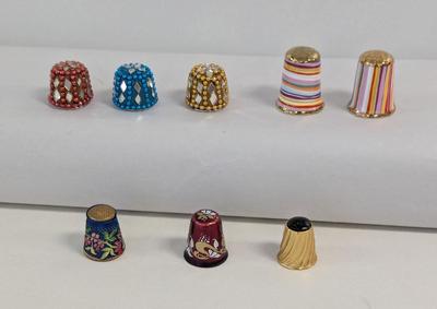 Thimbles Austria Tagged Enameled & Tapestry Connemara Marble Topped Ireland Gold Gilt Metal