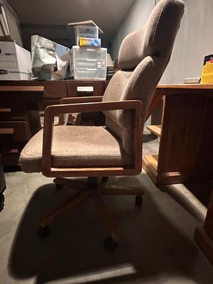 Vtg. Oak Executive Office Chair