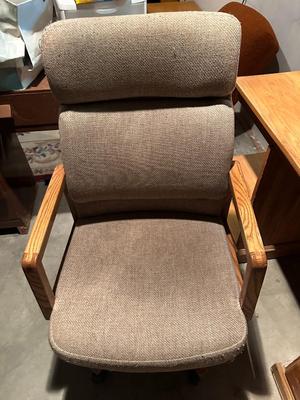 Vtg. Oak Executive Office Chair