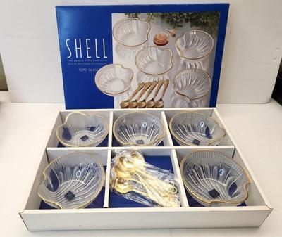 Lot #43 TOYO Glass (Japan) Shell Serving Dishes w/spoons New in Box