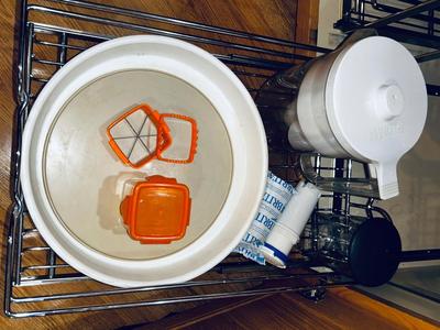 SILICONE HOT PLATE HOLDERS, ROLLING PIN, FOOD STORAGE AND MORE