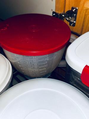 SILICONE HOT PLATE HOLDERS, ROLLING PIN, FOOD STORAGE AND MORE