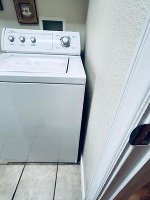 WHIRLPOOL COMMERCIAL QUALITY SUPER CAPACITY PLUS WASHING MACHINE