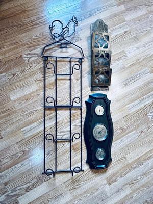 WALL ORGANIZERS AND BAROMETER