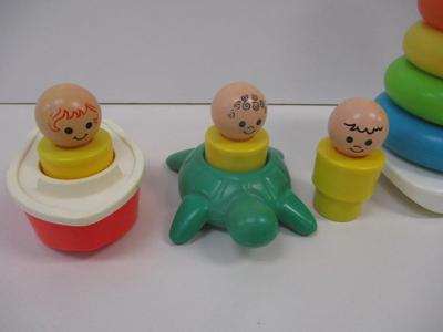 Fisher Price Rainbow Stating Plastic Stacking Rings & Floating Figures