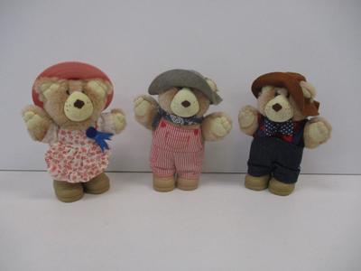 Wendy's Hattie Dudley Furskins Bears