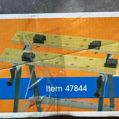 Foldable Work Bench with Vise