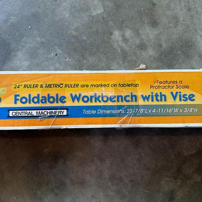 Foldable Work Bench with Vise