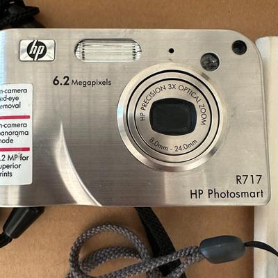 Digital Camera Lot