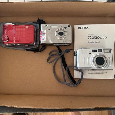 Digital Camera Lot