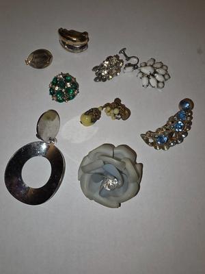 Single earrings