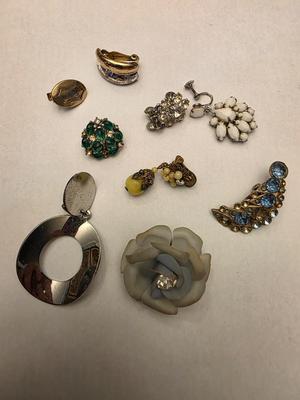Single earrings