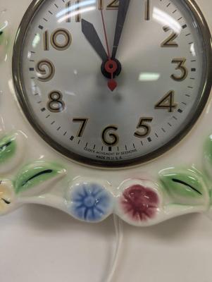 Sessions Made In USA Art Pottery Bluebird Birdhouse Clock