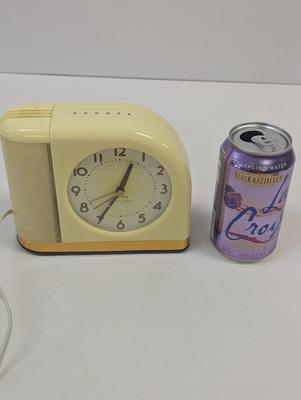 Westclox Big Ben Moon Beam Alarm Clock