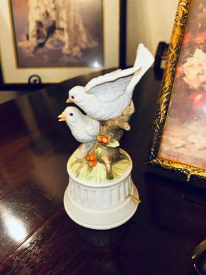 A GREAT GIFT FOR GRANDMA, SCENTED OIL DEFUSER AND OTHER HOME DECOR