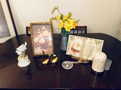 A GREAT GIFT FOR GRANDMA, SCENTED OIL DEFUSER AND OTHER HOME DECOR