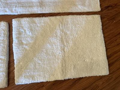 NICE QUALITY THICK BATH RUGS
