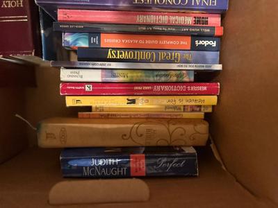 MAGAZINE /BOOK RACK TABLE AND A VARIETY BOX OF BOOKS
