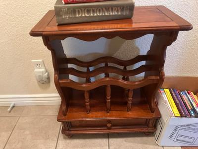 MAGAZINE /BOOK RACK TABLE AND A VARIETY BOX OF BOOKS