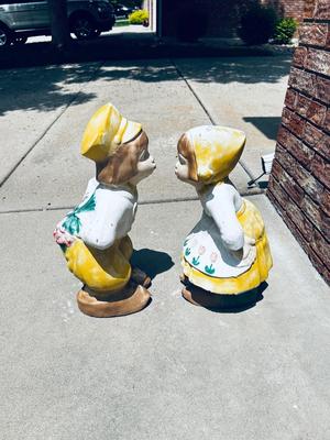 LITTLE CONCRETE DUTCH BOY AND GIRL