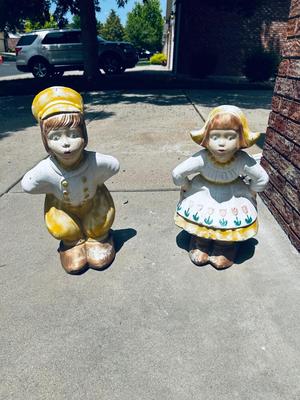 LITTLE CONCRETE DUTCH BOY AND GIRL