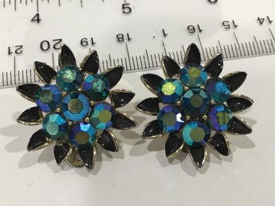 Vintage Blue Lisner Clip on Earrings