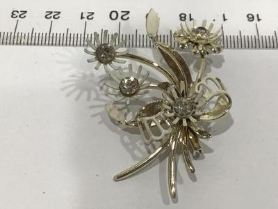 Vintage Brooch Rhinestone