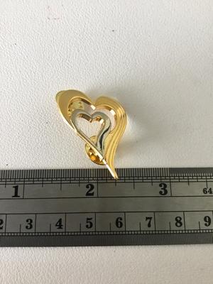 Gold tone vintage heart push pin