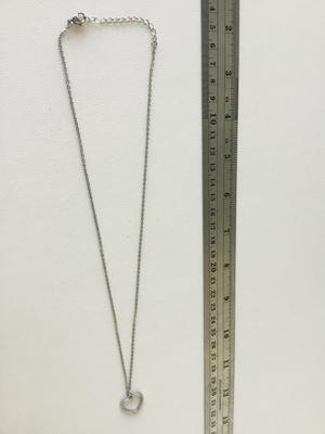 Beautiful silver tone heart rhinestone necklace