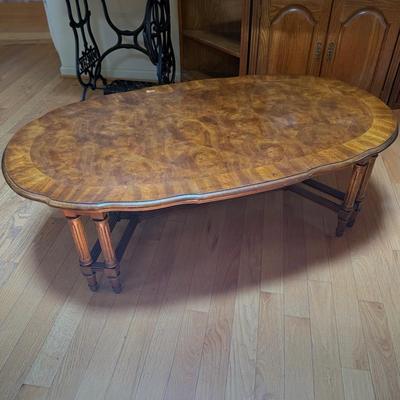 Heritage Scalloped Oval Wood Coffee Table (LR-HS)