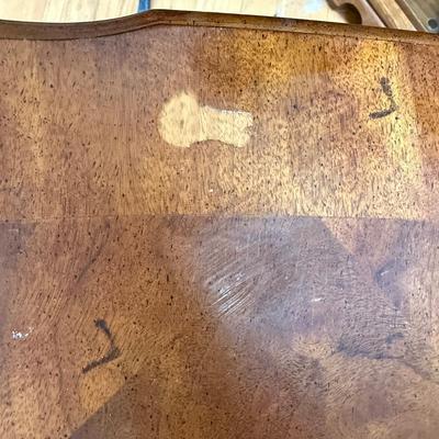 Heritage Scalloped Oval Wood Coffee Table (LR-HS)