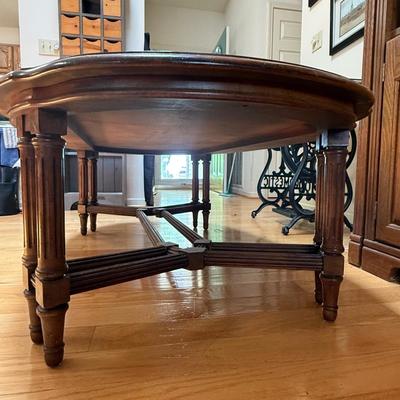 Heritage Scalloped Oval Wood Coffee Table (LR-HS)