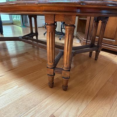 Heritage Scalloped Oval Wood Coffee Table (LR-HS)