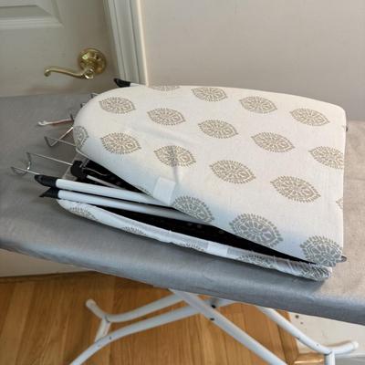 Black & Decker Irons with Felted Wool Pressing Mat & Ironing Boards (L-HS)