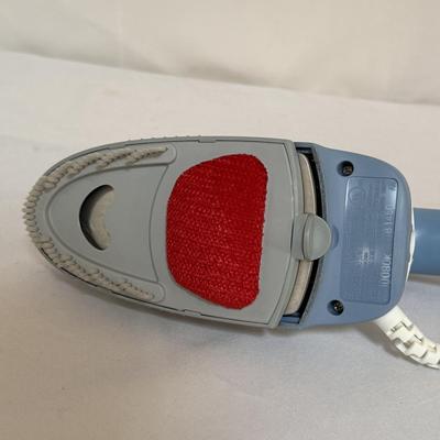 Black & Decker Irons with Felted Wool Pressing Mat & Ironing Boards (L-HS)