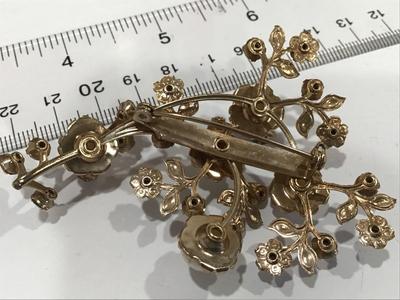 Beautiful Vintage Rhinestone and Baroque Pearl Brooch