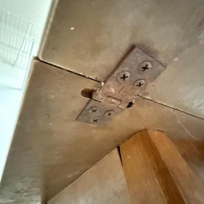 Rockport Drop-Leaf Table (L-HS)